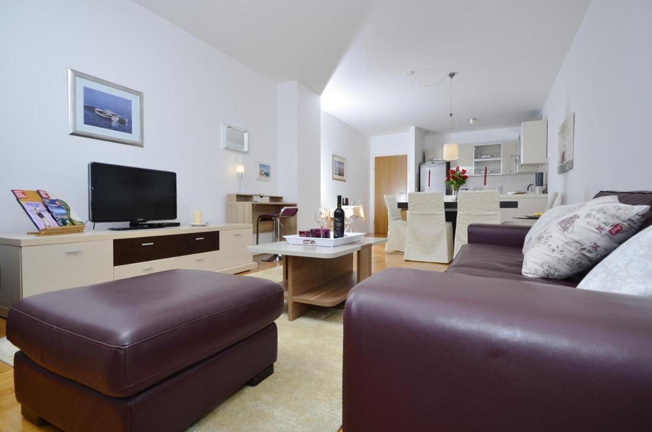 Apartment Zovko Макарска Екстериор снимка