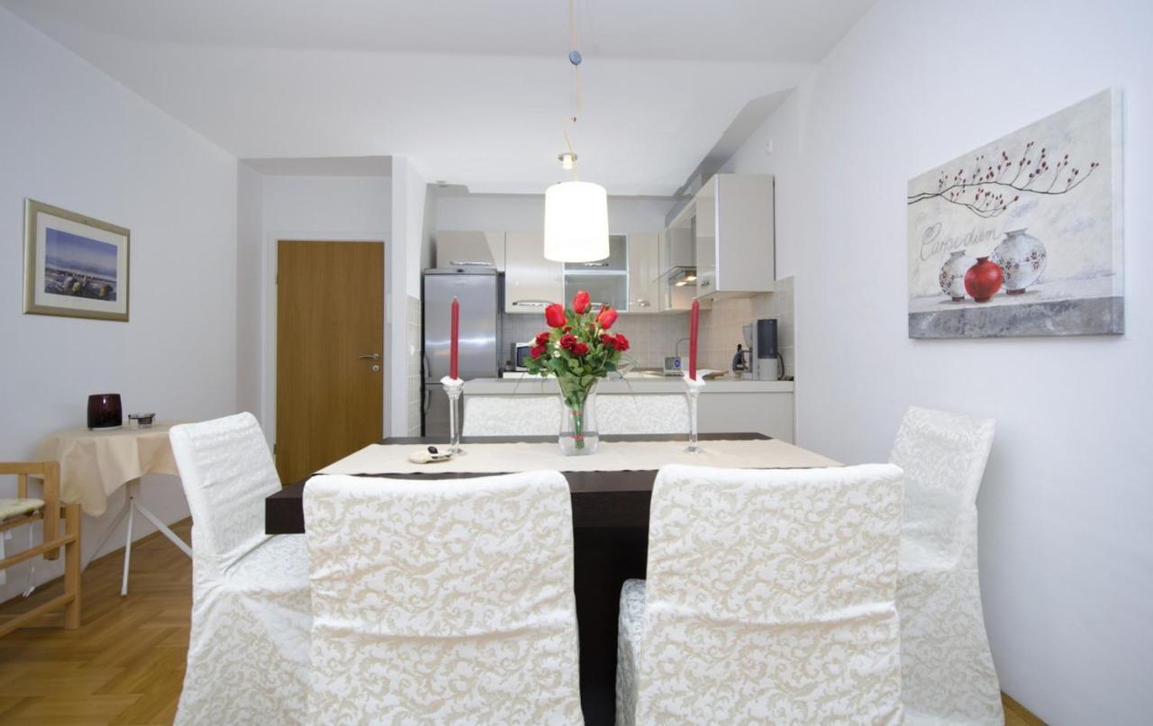 Apartment Zovko Макарска Екстериор снимка